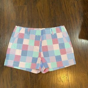 Vineyard Vines Whale Patchwork Every Day Shorts